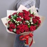 Букет красных кустовых роз Love