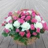 Корзина белых и розовых роз Мечта с доставкой в Пятигорске
