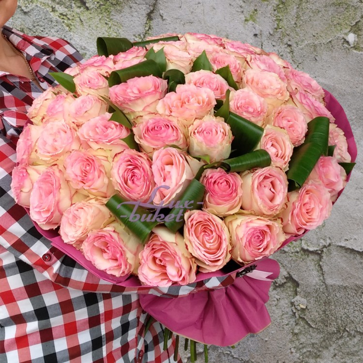 Букет роз Вдохновение с доставкой в Пятигорске