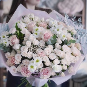 Улыбка любимой Большой букет кремовых роз